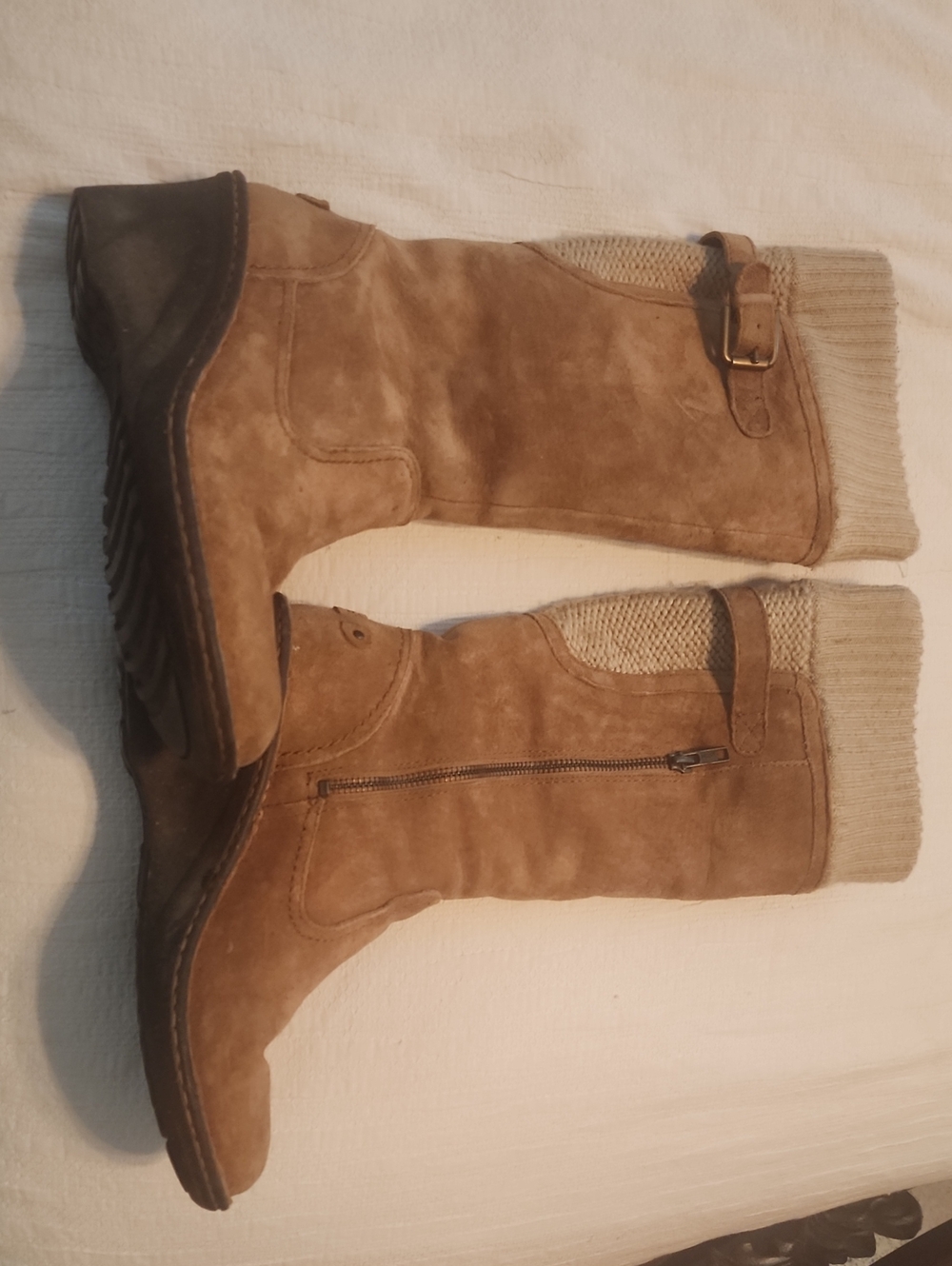 UGG Beige Shearling-Lined Boot Interior Detail